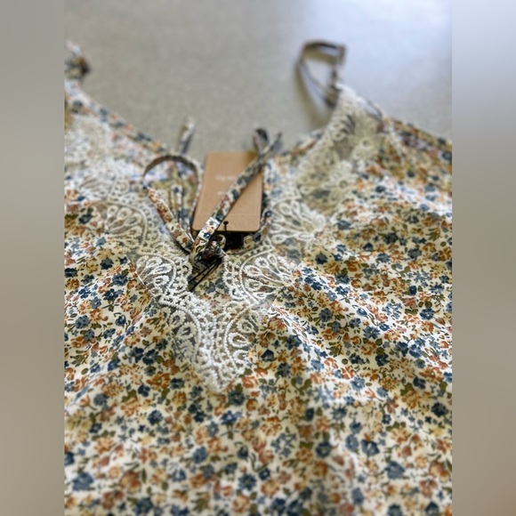 Shein flower print size medium Spagetti strap with tags - Picture 6 of 6